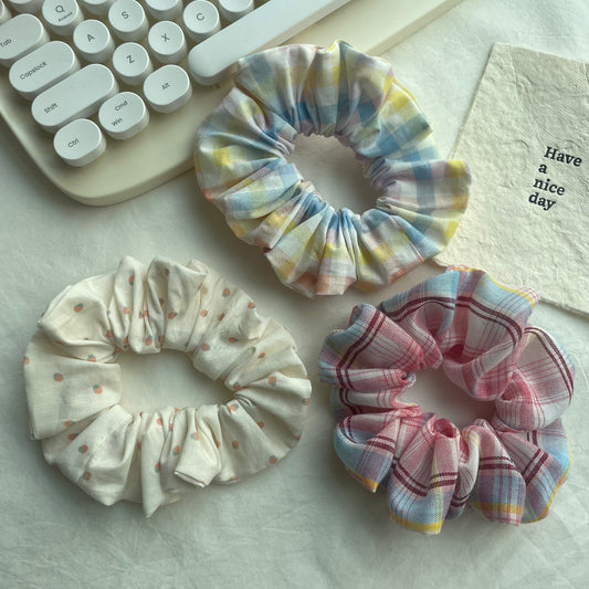 school style plaid scrunchie
